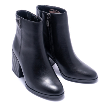 Черевики жіночі Welfare 700472112/BLK/39
