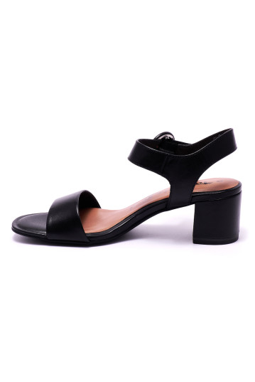 Босоножки женские Tamaris 1-1-28324-26 003 BLACK LEATHER