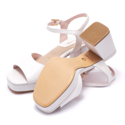 Босоніжки жіночі Tamaris 1-1-28380-26 100 WHITE