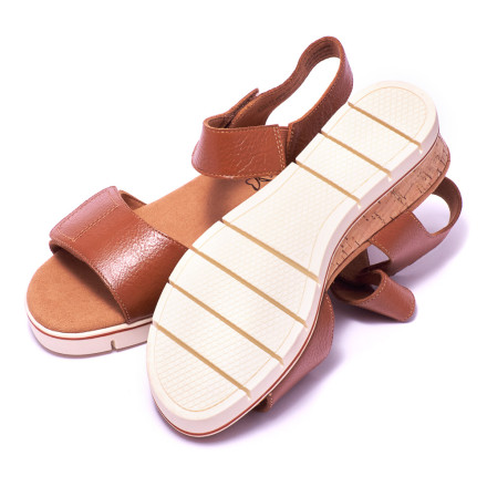 Босоніжки жіночі Caprice 9-9-28711-26 303 COGNAC NAPPA