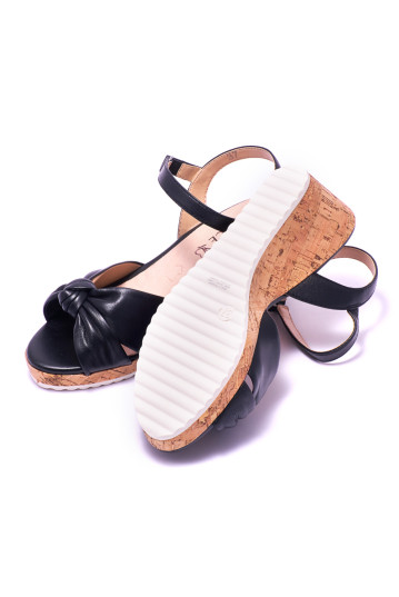 Босоножки женские Caprice 9-9-28713-26 022 BLACK NAPPA