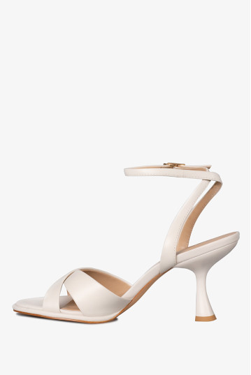 Босоніжки жіночі Welfare 790226111/MILK/52