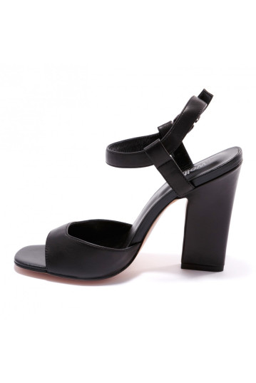 Босоніжки жіночі Welfare 480606311/BLK/36