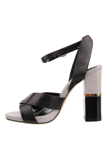 Босоножки женские Welfare 480246111/BLK/32