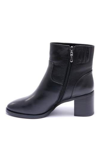 Черевики жіночі Welfare 271382113/BLK/37
