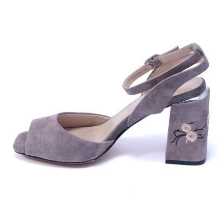 Босоніжки жіночі Welfare 271886141/GREY/38